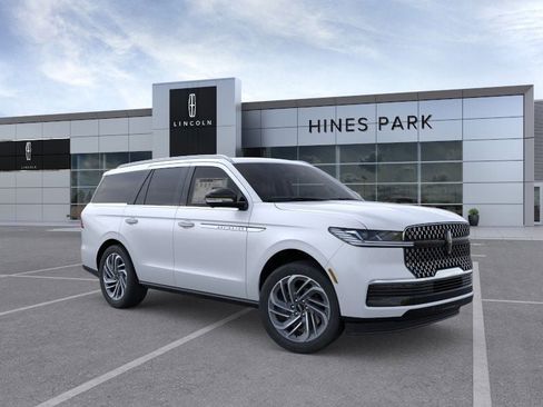 New 2025 Lincoln Navigator Reserve image 7