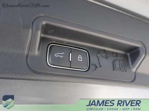 Used 2025 Ford Explorer Active w/ Active Comfort Package image 17