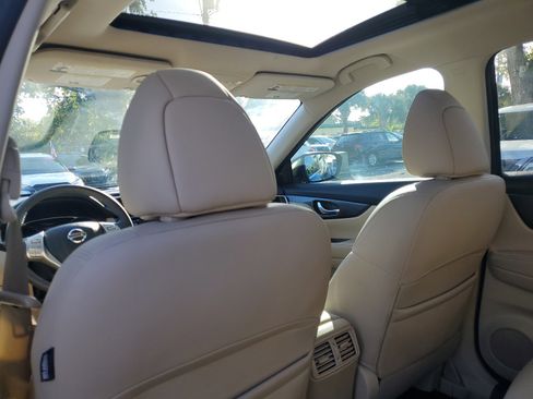 Used 2016 Nissan Rogue SL w/ SL Premium Package image 14