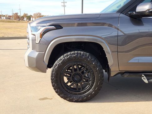 Used 2022 Toyota Tundra Limited image 9