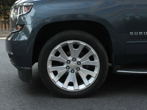 Used 2019 Chevrolet Suburban Premier AWD/4WD image 11