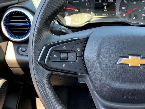Used 2025 Chevrolet Trax LS image 16