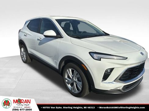 Certified 2024 Buick Encore GX Preferred w/ Comfort Package FWD image 3