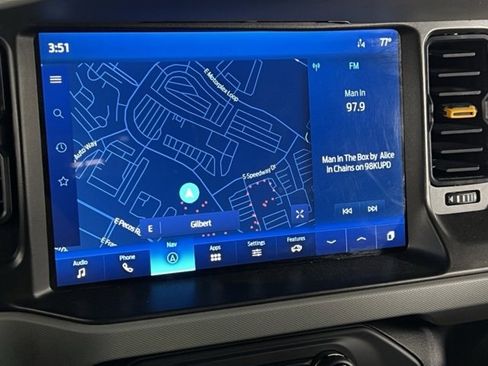 Used 2023 Ford Bronco Badlands image 17