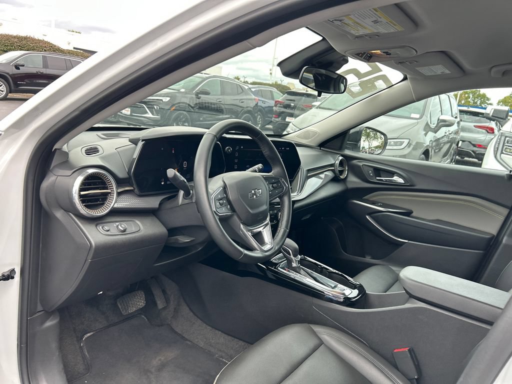 Certified 2025 Chevrolet Trax ACTIV w/ Driver Confidence Package FWD image 18