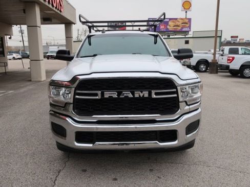 Used 2022 RAM 2500 Tradesman w/ Chrome Appearance Group image 2