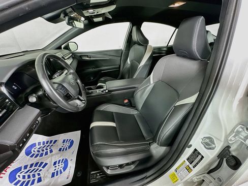 Used 2025 Toyota Camry SE FWD image 29
