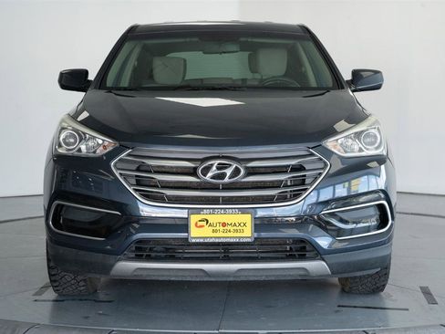 Used 2017 Hyundai Santa Fe Sport image 2