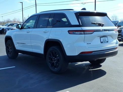 New 2026 Jeep Grand Cherokee Altitude AWD/4WD image 4