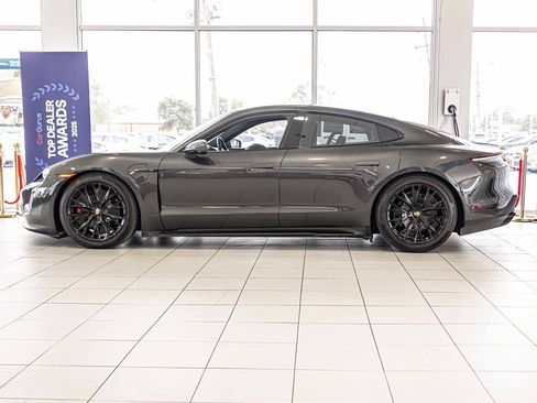 Used 2022 Porsche Taycan GTS image 9