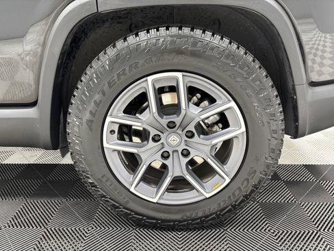 Used 2024 Rivian R1S Adventure image 10