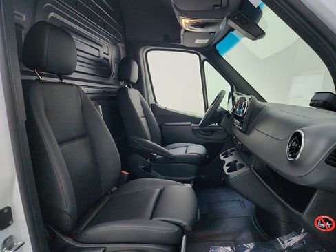 New 2026 Mercedes-Benz Sprinter 2500 image 12