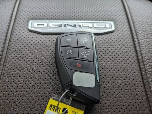Used 2024 GMC Sierra 3500 Denali w/ Denali Reserve Package AWD/4WD image 34