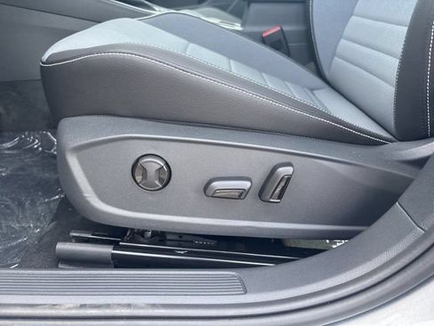 New 2026 Volkswagen Jetta SE FWD image 15
