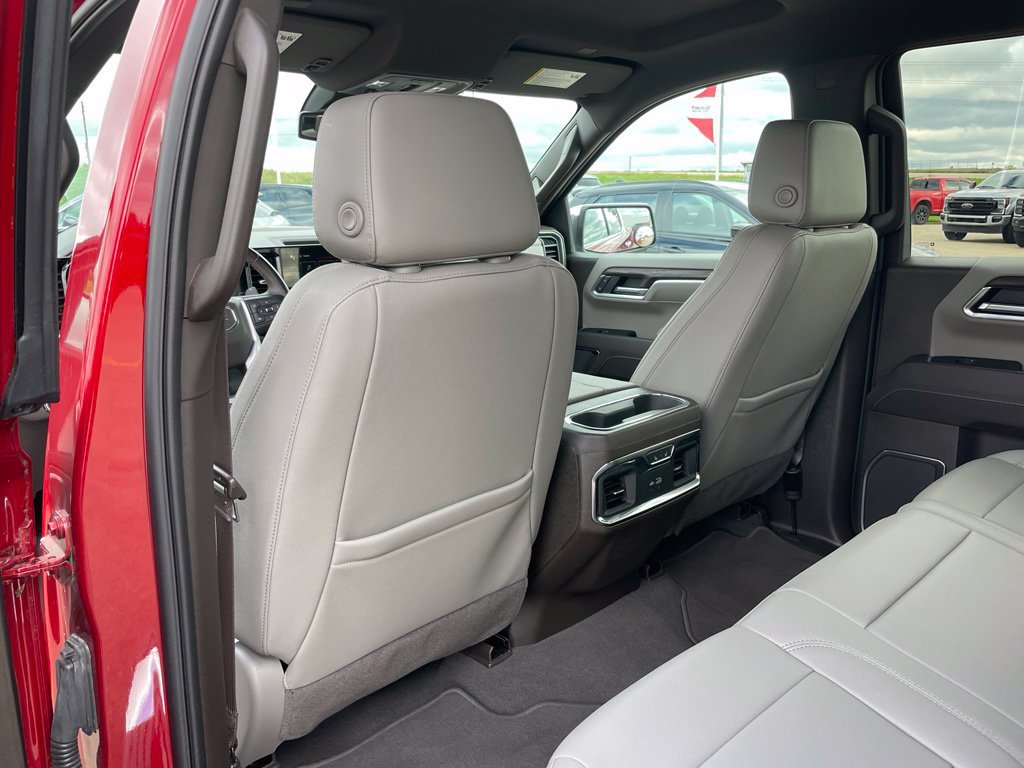 Used 2023 GMC Sierra 1500 SLT w/ SLT Premium Package AWD/4WD image 43