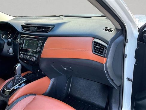 Used 2019 Nissan Rogue SL w/ Premium Package AWD/4WD image 25