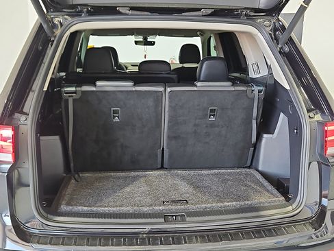 Used 2023 Volkswagen Atlas SE w/ Black Wheel Package FWD image 6