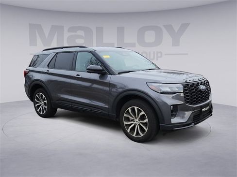 Used 2025 Ford Explorer ST-Line image 1