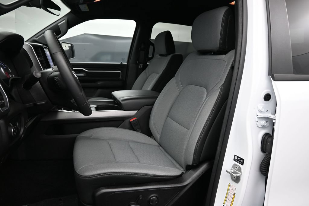 Used 2025 RAM 1500 Big Horn AWD/4WD image 2