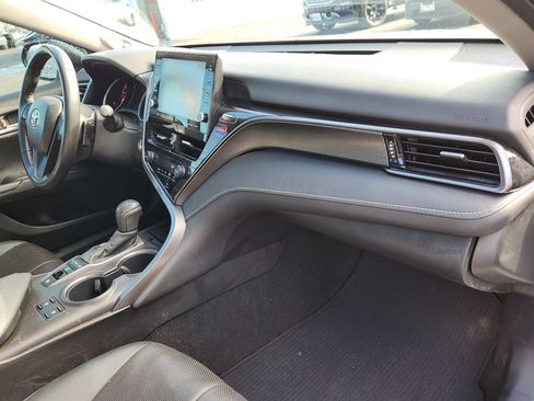 Used 2024 Toyota Camry XSE w/ Navigation Package image 28