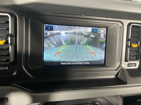 Used 2023 Ford Bronco Badlands image 20