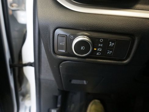 Used 2020 Ford Explorer XLT w/ Equipment Group 202A AWD/4WD image 15