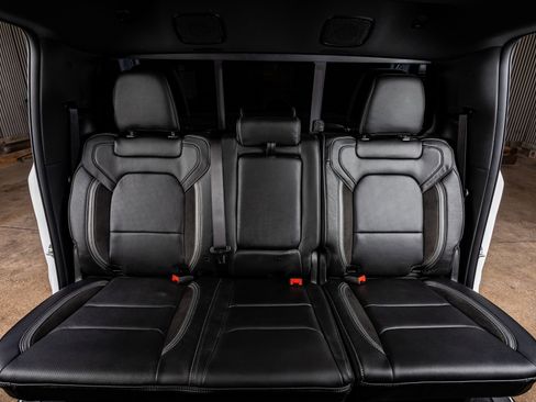 Used 2025 RAM 1500 RHO image 35