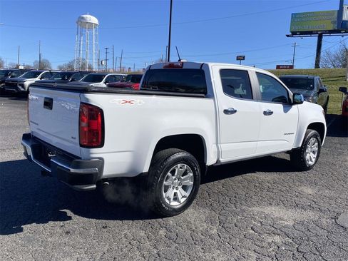 Used 2022 Chevrolet Colorado LT w/ Chrome Appearance Package image 6
