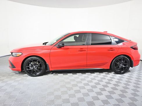 Used 2022 Honda Civic Sport Touring image 2