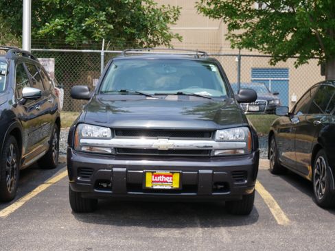 Used 2005 Chevrolet TrailBlazer LS w/ LS Preferred Equipment Group AWD/4WD image 2