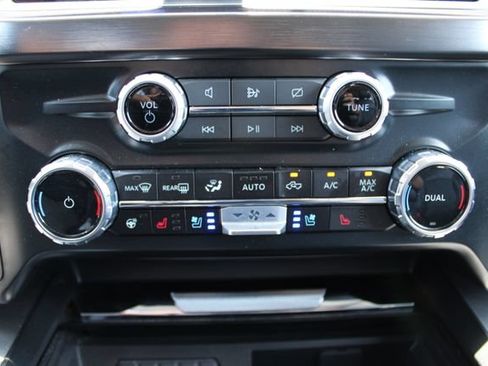 Used 2023 Ford F250 Lariat w/ Lariat Ultimate Package AWD/4WD image 29