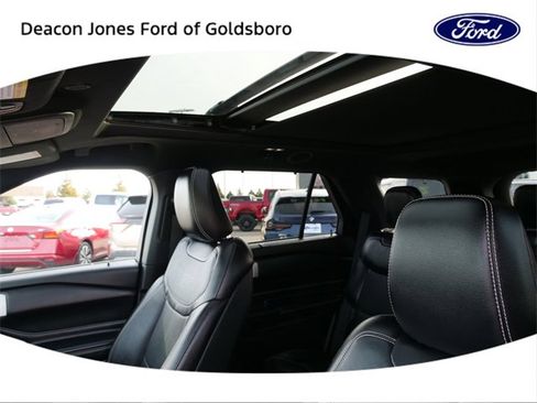 Used 2020 Ford Explorer ST w/ Premium Technology Package image 29