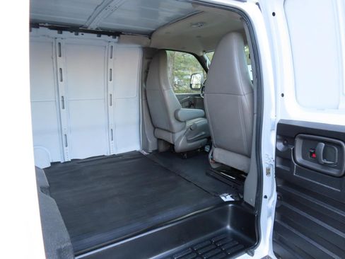 Used 2020 Chevrolet Express 2500 Extended w/ Driver Convenience Package image 15