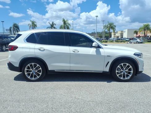 Used 2022 BMW X5 xDrive45e AWD/4WD image 8