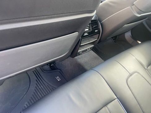 Used 2023 BMW 530e w/ Executive Package image 28