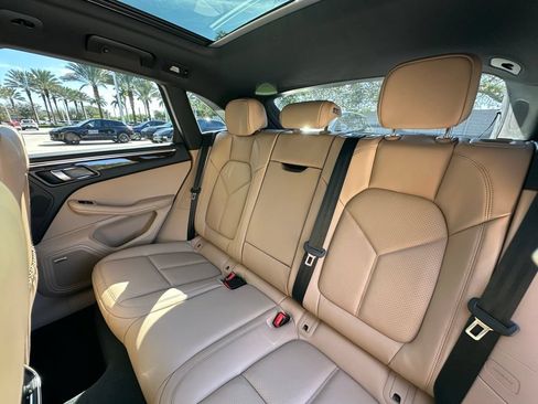 Certified 2026 Porsche Macan AWD/4WD image 35