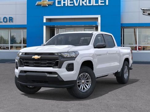 Used 2024 Chevrolet Colorado LT RWD image 6