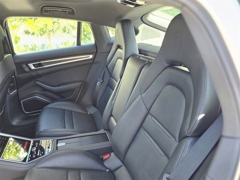 Used 2023 Porsche Panamera 4 Platinum Edition image 14