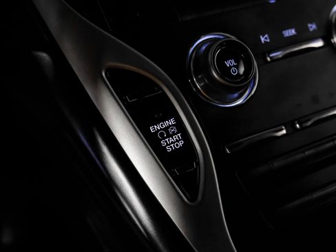 Used 2019 Lincoln Nautilus Select image 15