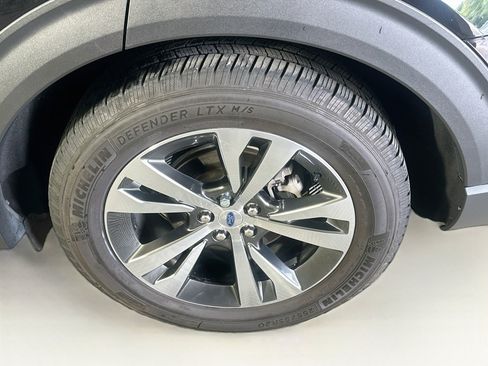 Used 2020 Ford Explorer Platinum AWD/4WD image 11