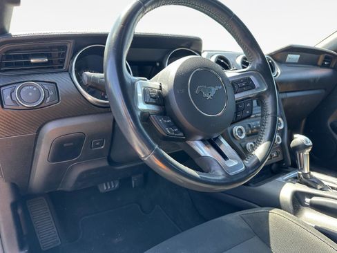 Used 2018 Ford Mustang Coupe image 11