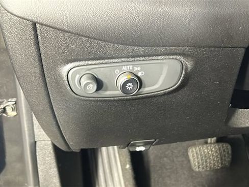 Used 2019 Chevrolet Equinox LT AWD/4WD image 19