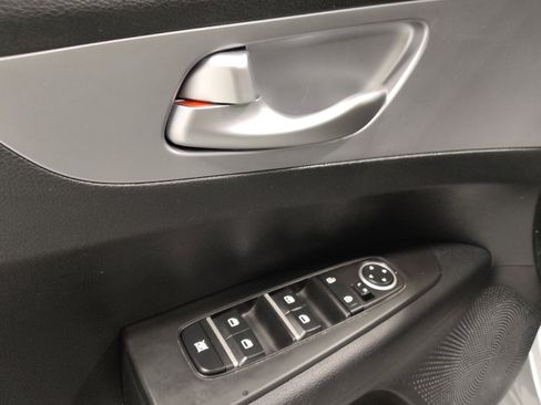 Used 2022 Kia Forte LXS FWD image 27
