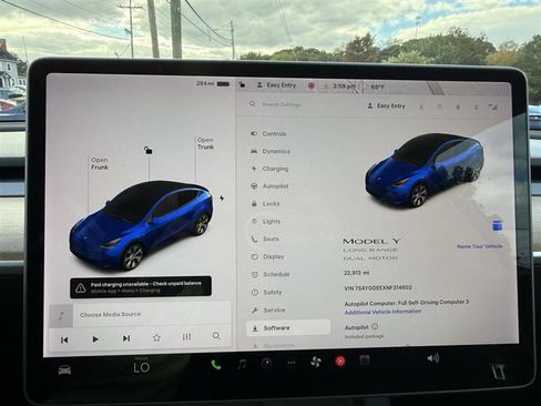 Used 2022 Tesla Model Y Long Range image 16