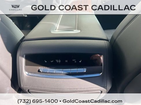 Certified 2023 Cadillac Escalade Premium Luxury image 10