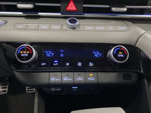 New 2025 Hyundai Elantra SEL image 17