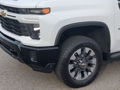 Used 2024 Chevrolet Silverado 2500 Custom w/ Custom Value Package image 10