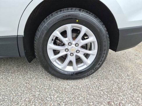 Used 2021 Chevrolet Equinox LS image 9