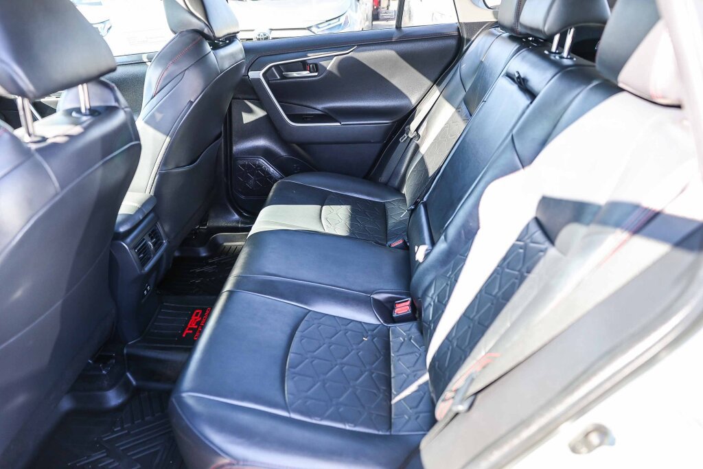 Certified 2020 Toyota RAV4 TRD Off-Road AWD/4WD image 8
