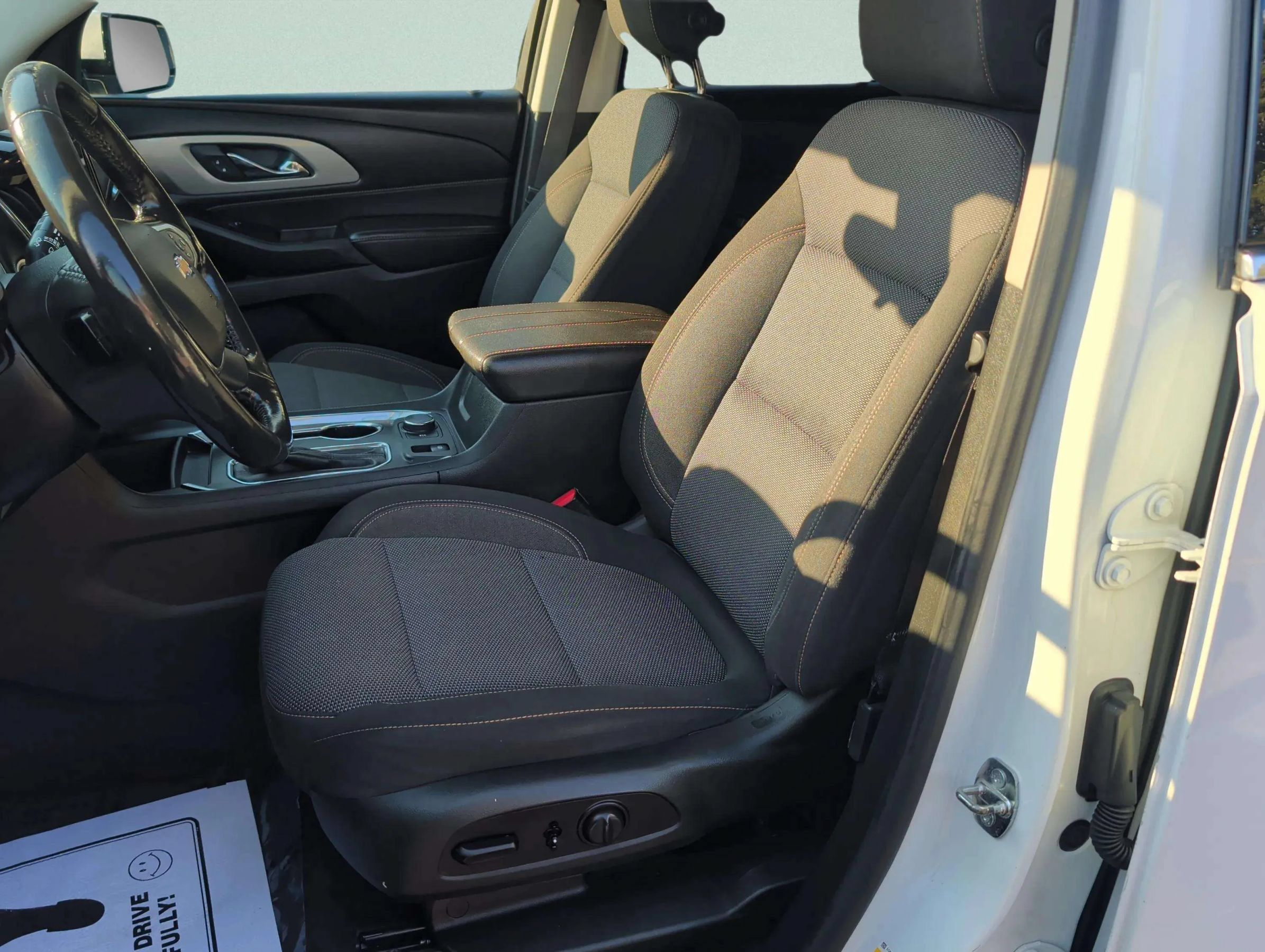 Used 2020 Chevrolet Traverse LT AWD/4WD image 13